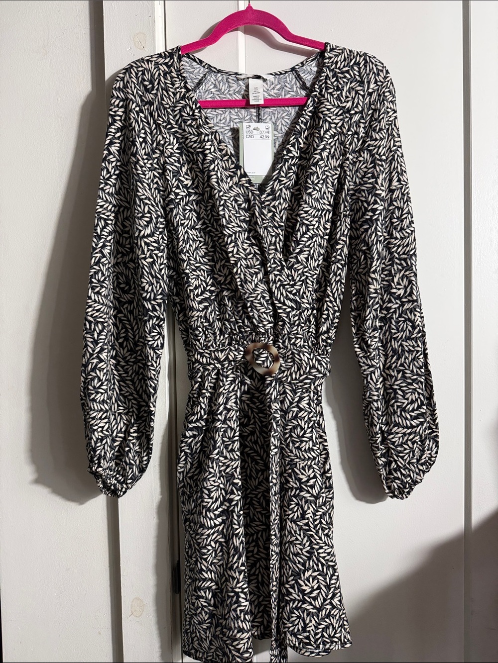 H&M NWT long-sleeved belted V-neck wrap-style dress in leaf print